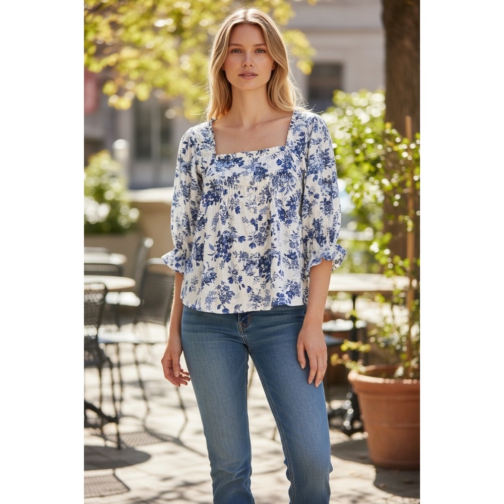 Cupakes and Cashmere Blue Floral Linen Blend Square Neck Puff Sleeve Blouse Sz S